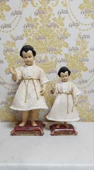 Traje Damasco beige 
50 y 40 cm