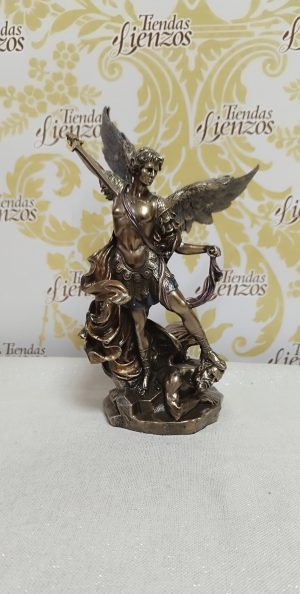 San Miguel 24cm
resina con baño bronce